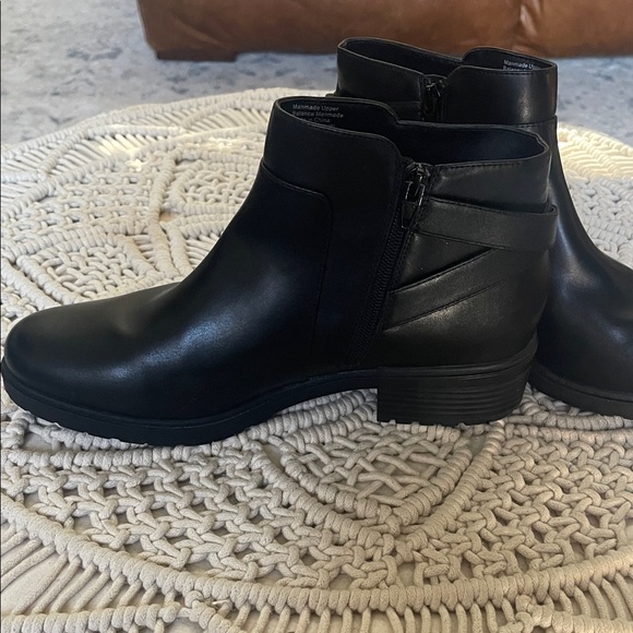 Giani Bernini Black Ankle Boots - Picture 3 of 5